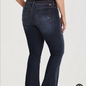 🎁☃️ Torrid Virtual Stretch Jeans size 12